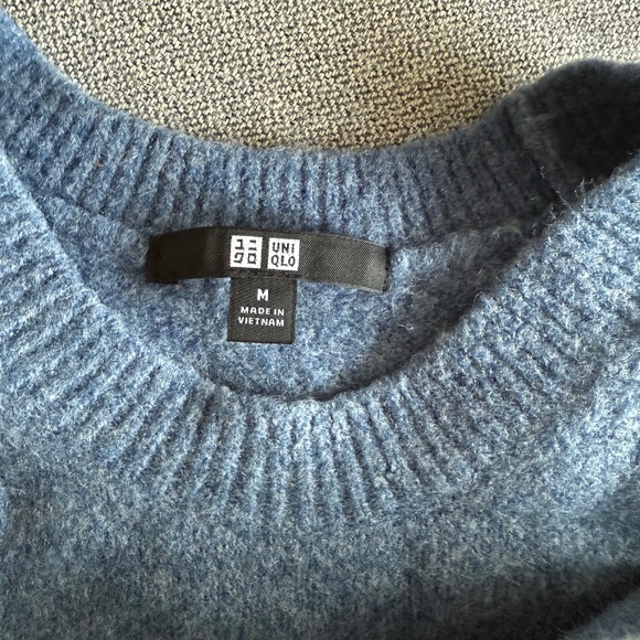 Uniqlo Souffle Yarn Crew Neck Sweater - Picture 3 of 3